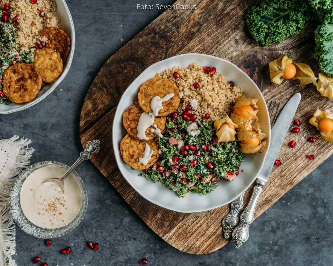 Veganes Rezept: Grünkohl Bowl mit Quinoa und Tempeh 1
