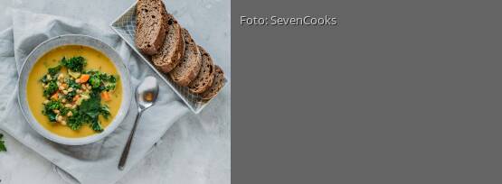 Rezeptbild für "Grünkohlsuppe mit Cannellibohnen"