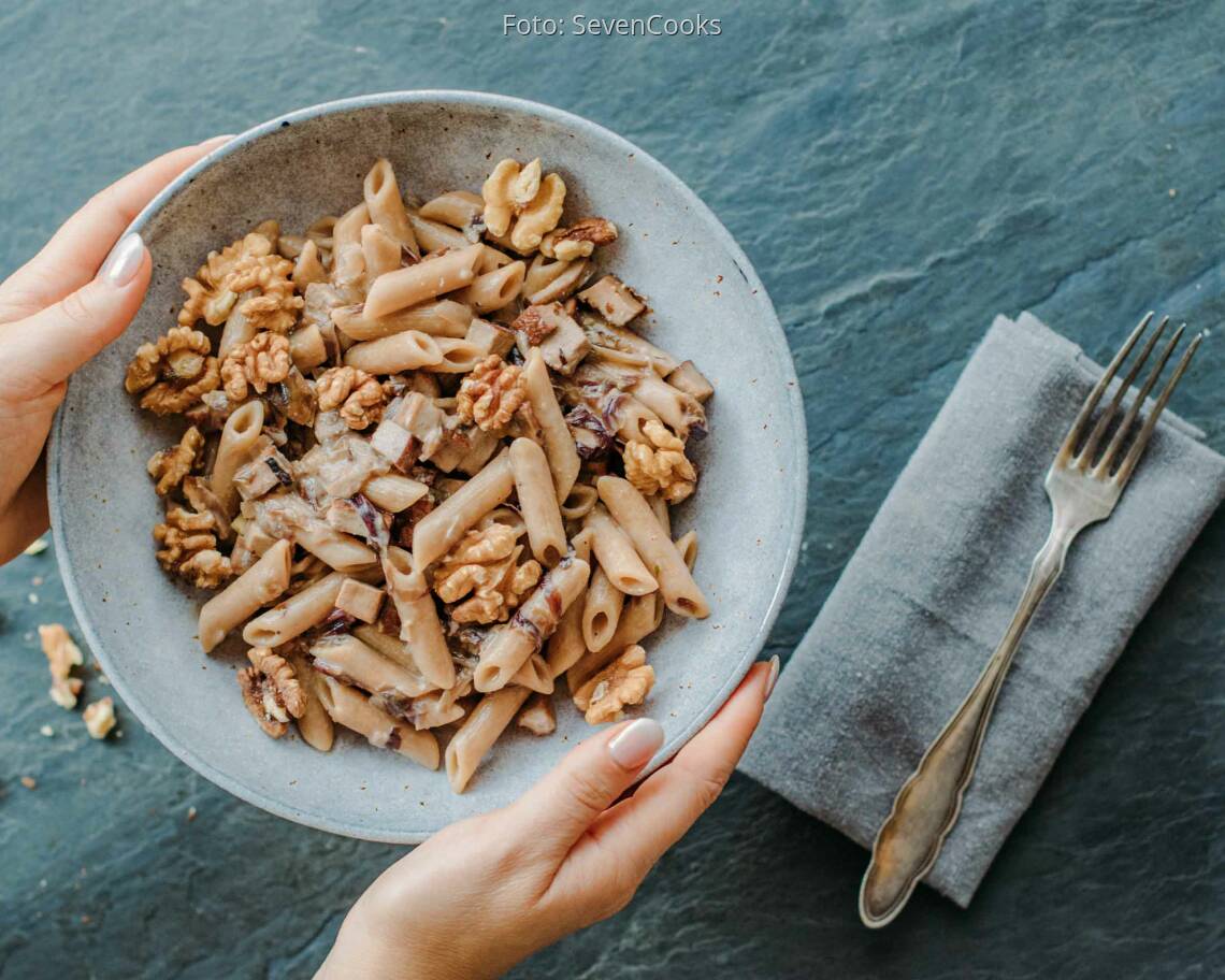 Veganes Rezept: Herbstliche Vollkornpenne