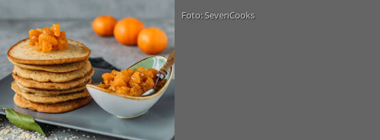 Rezeptbild für "Hirseflocken-Pfannkuchen mit Mandarinen-Ragout"