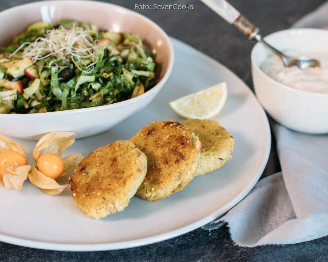 Veganes Rezept: Hirse-Walnuss-Küchlein mit Zaziki 3