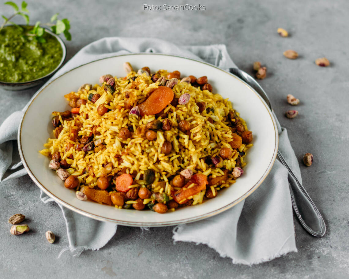 Veganes Rezept: Indisches Biryani mit Aprikosen und Pistazien 1