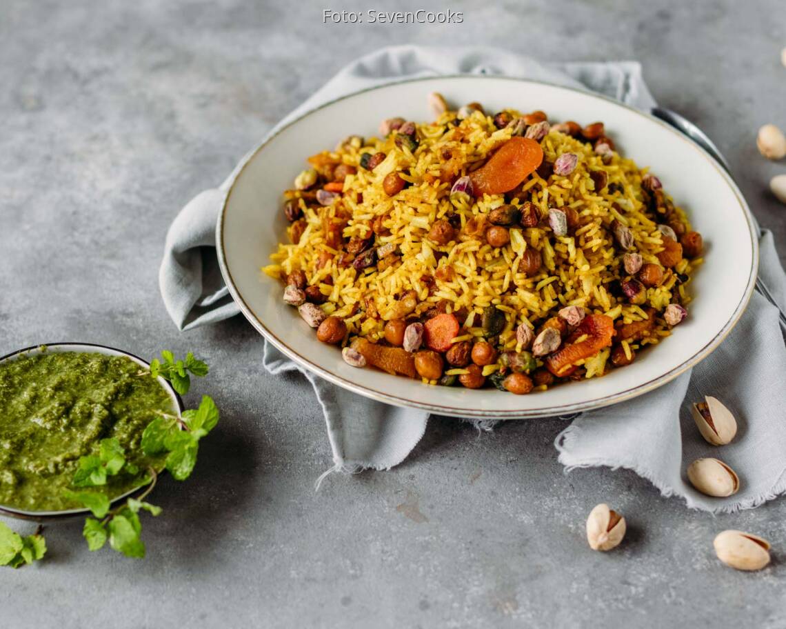 Veganes Rezept: Indisches Biryani mit Aprikosen und Pistazien 3