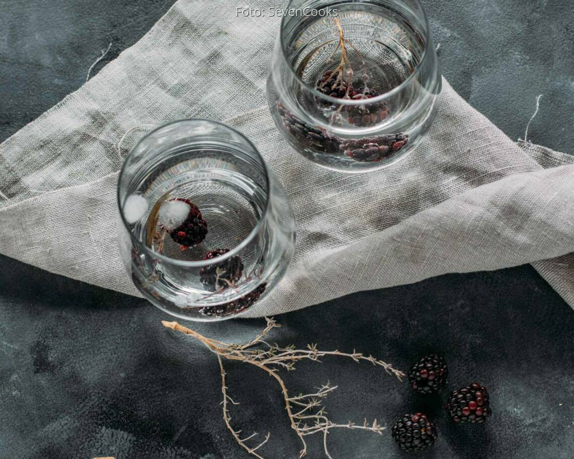 Veganes Rezept: Infused Water: Brombeere-Thymian 3