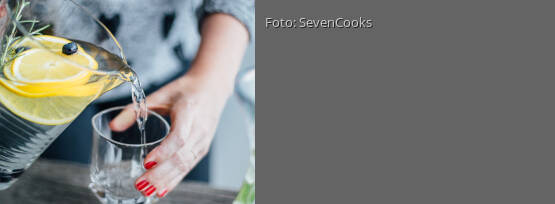 Rezeptbild für "Heidelbeere Rosmarin Wasser"