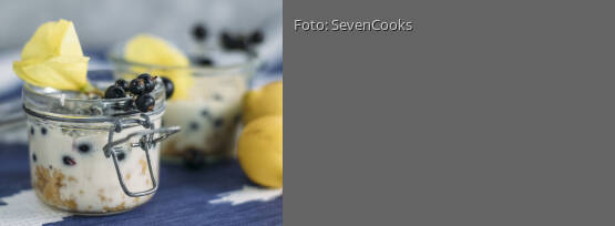 Rezeptbild für "Johannisbeer-Schichtdessert mit weißer Schokolade"