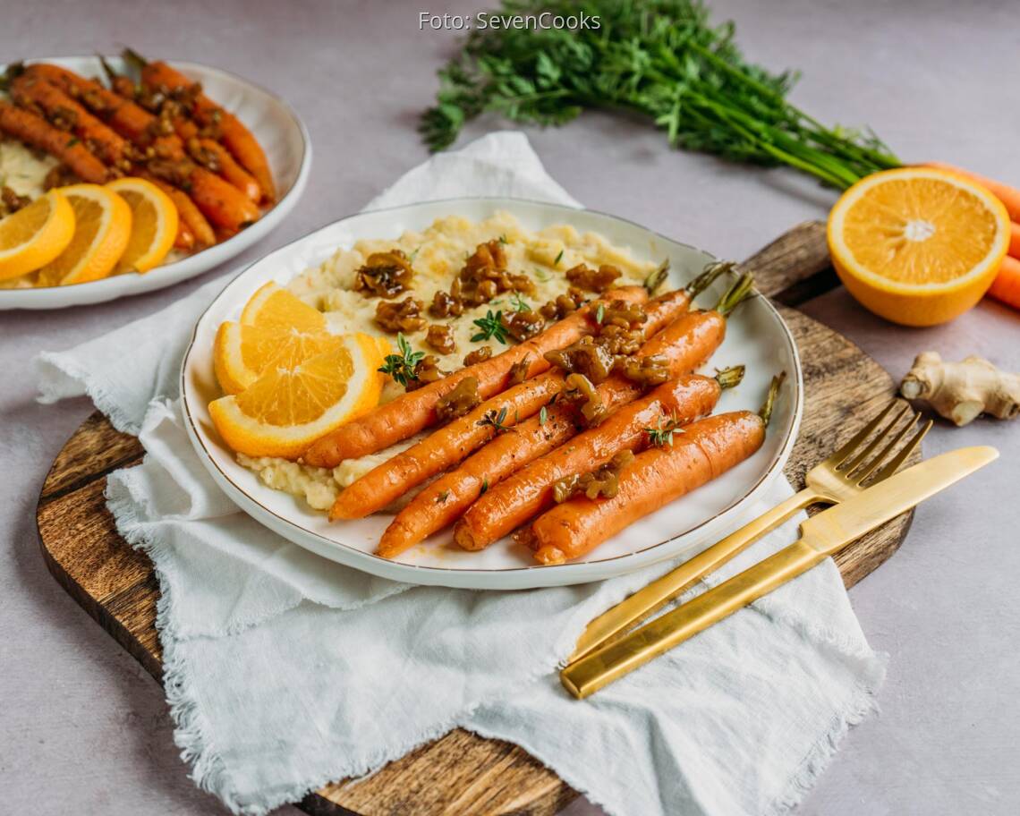 Veganes Rezept: Kartoffel-Sellerie-Stampf mit Orangen-Möhren 3