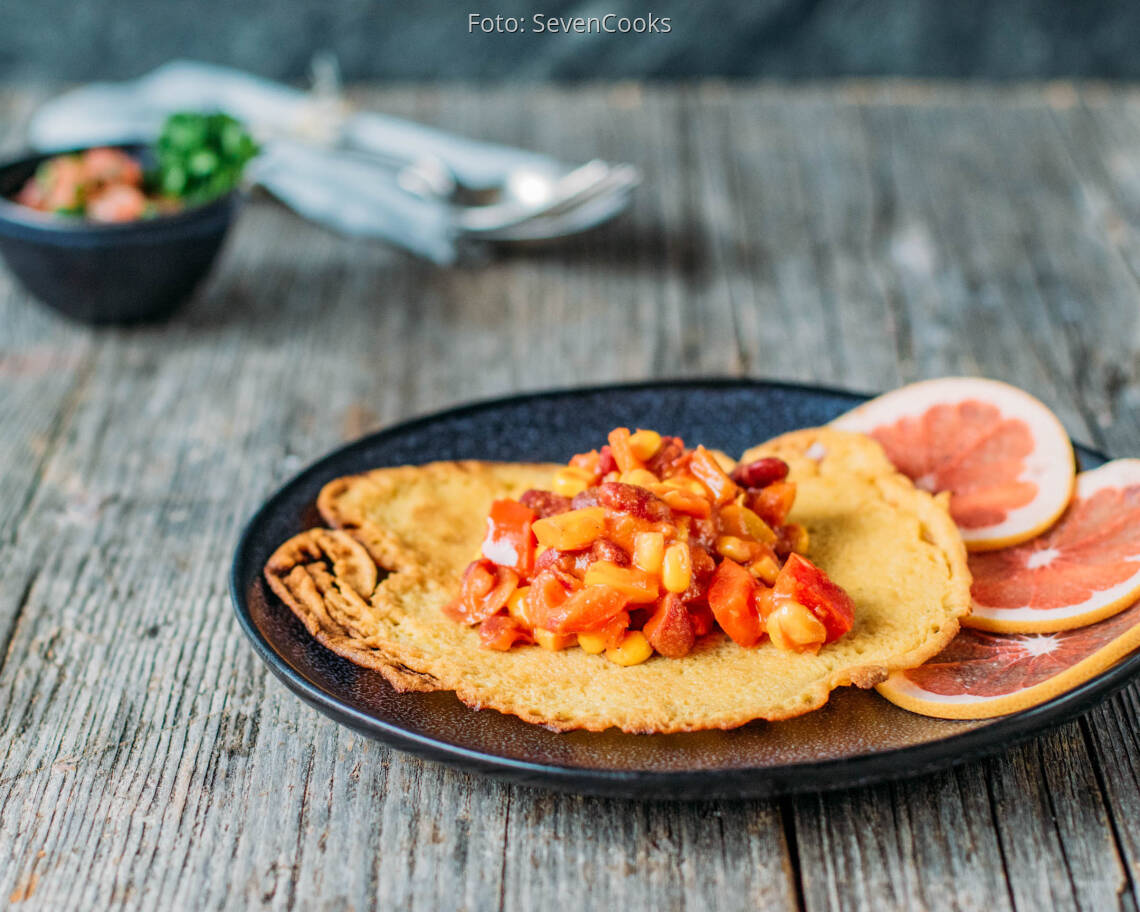 Veganes Rezept: Kichererbsen Pfannkuchen an Kidney Gemüse und Grapefruit
