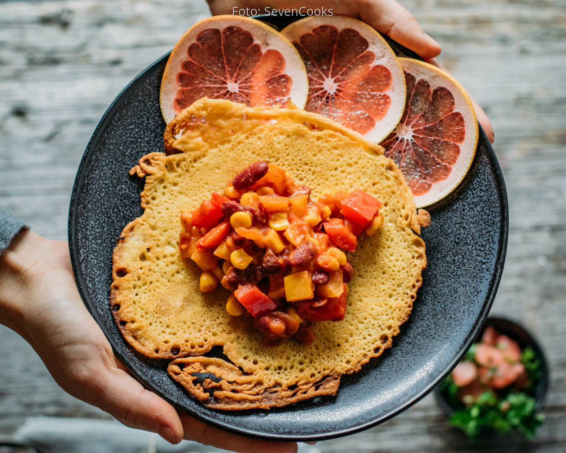 Veganes Rezept: Kichererbsen Pfannkuchen an Kidney Gemüse und Grapefruit
