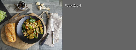 Rezeptbild für "Kichererbsen-Salat mit mediterranem Kichererbsentofu"