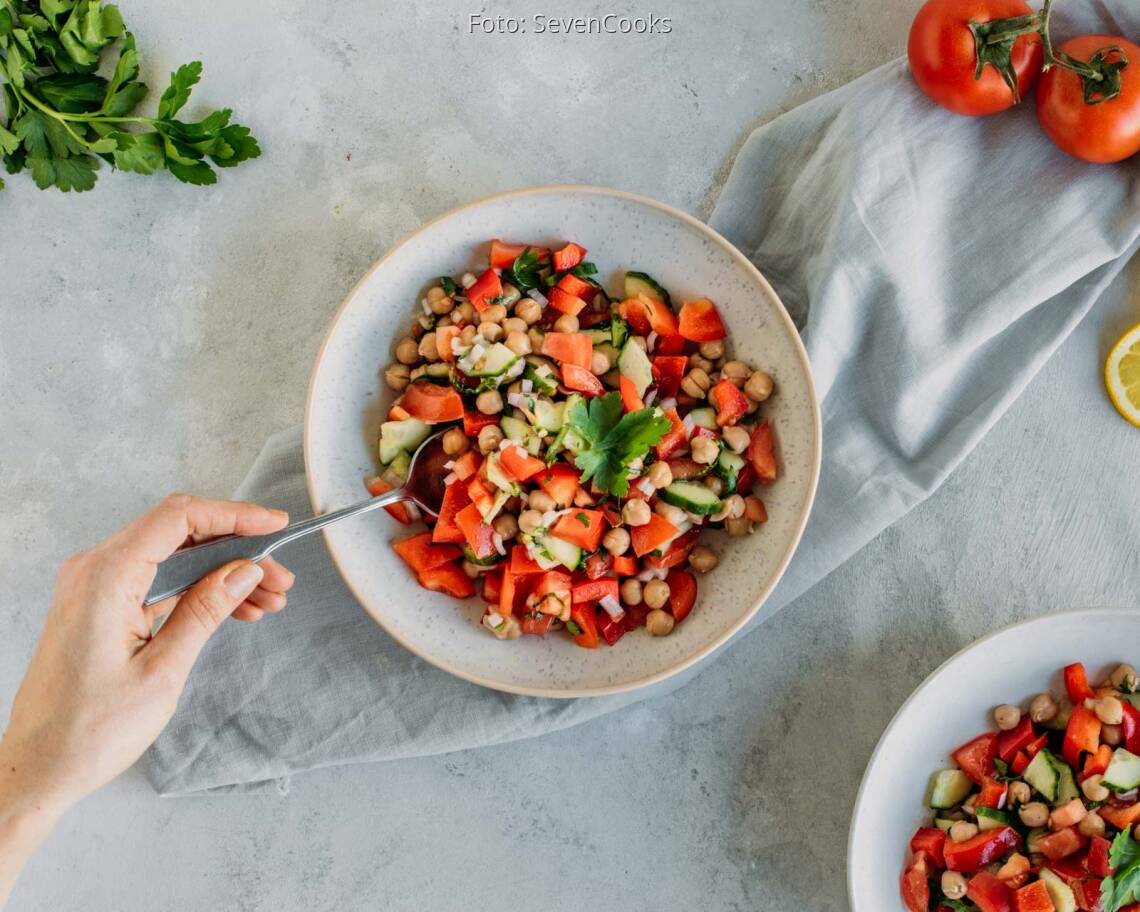 Veganes Rezept: Kichererbsensalat mit Paprika 1
