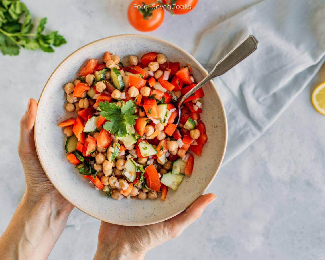 Veganes Rezept: Kichererbsensalat mit Paprika 3