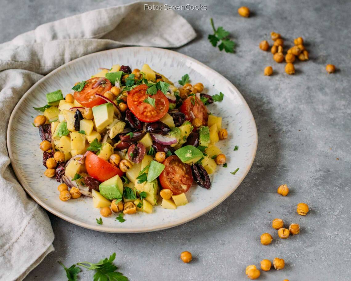 Veganes Rezept: Knusprig bunter Kartoffelsalat 1