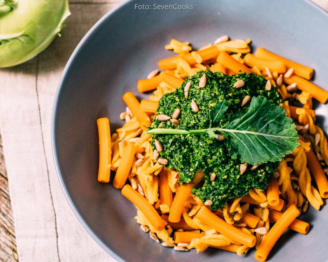Veganes Rezept: Kohlrabikrautpesto mit Rote Linsen Nudeln_3