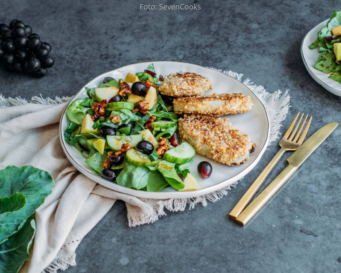 Veganes Rezept: Kohlrabi-Walnuss-Schnitzel mit fruchtigem Salat 2