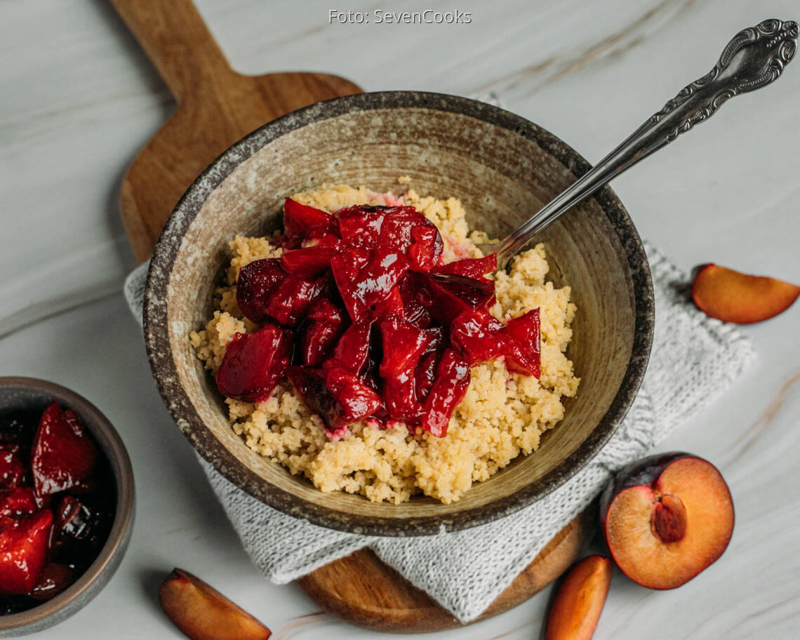 Veganes Rezept: Kokos-Couscous mit Pflaumenkompott 1