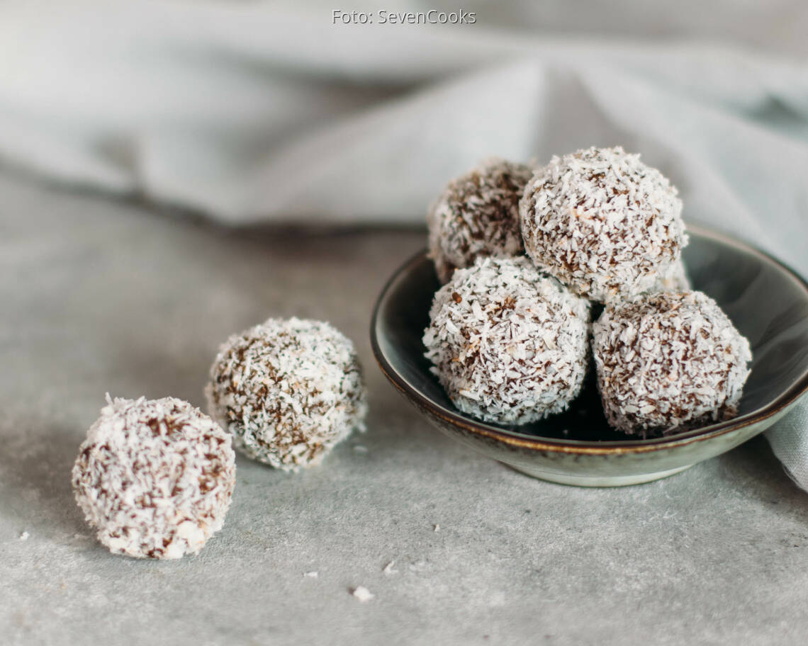 Fertiges Rezept: Kokosrumkugeln vegan