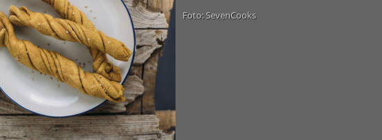 Rezeptbild für "Kurkumabrotstangen"