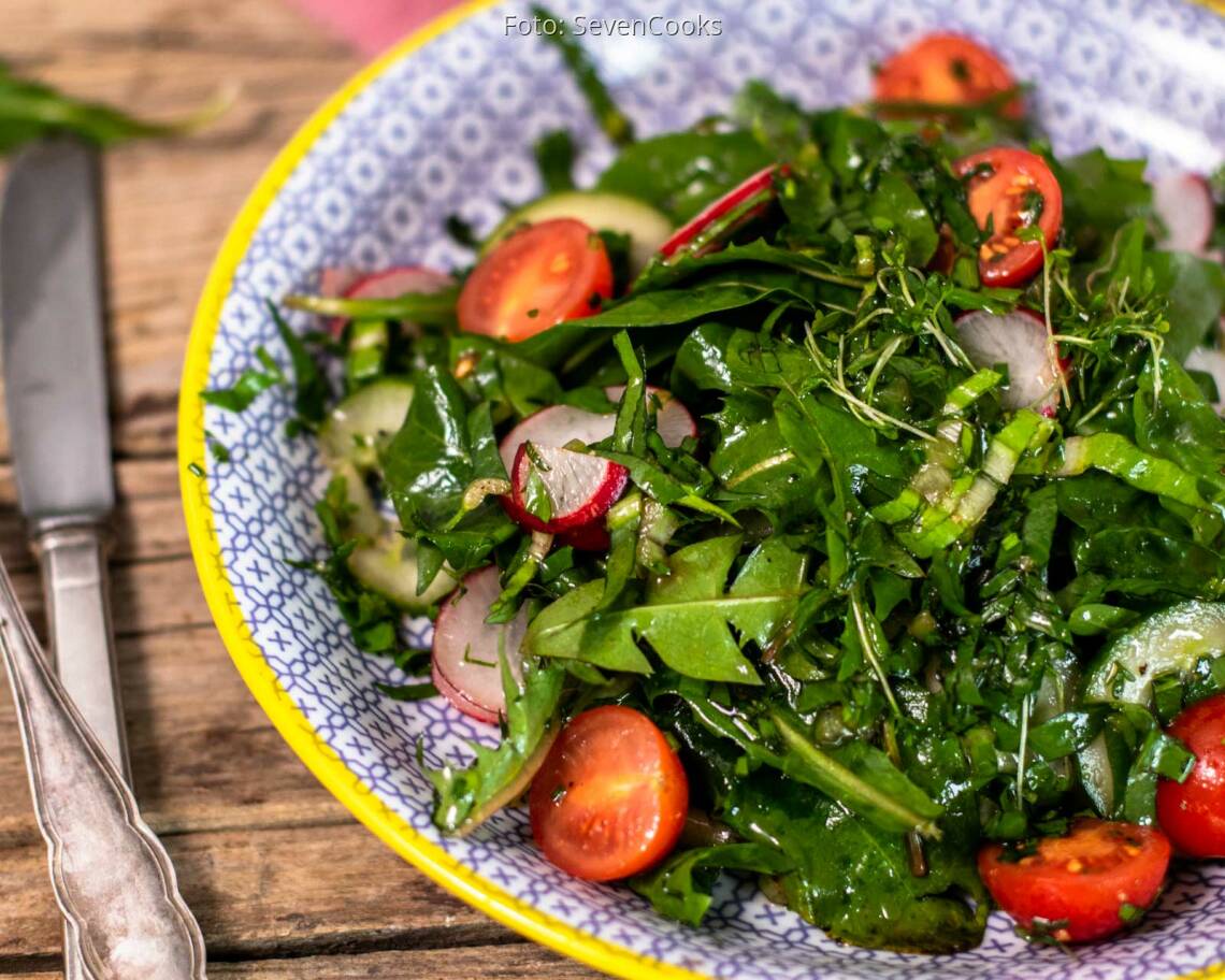 Veganes rezept: Löwenzahn Beilagensalat 1