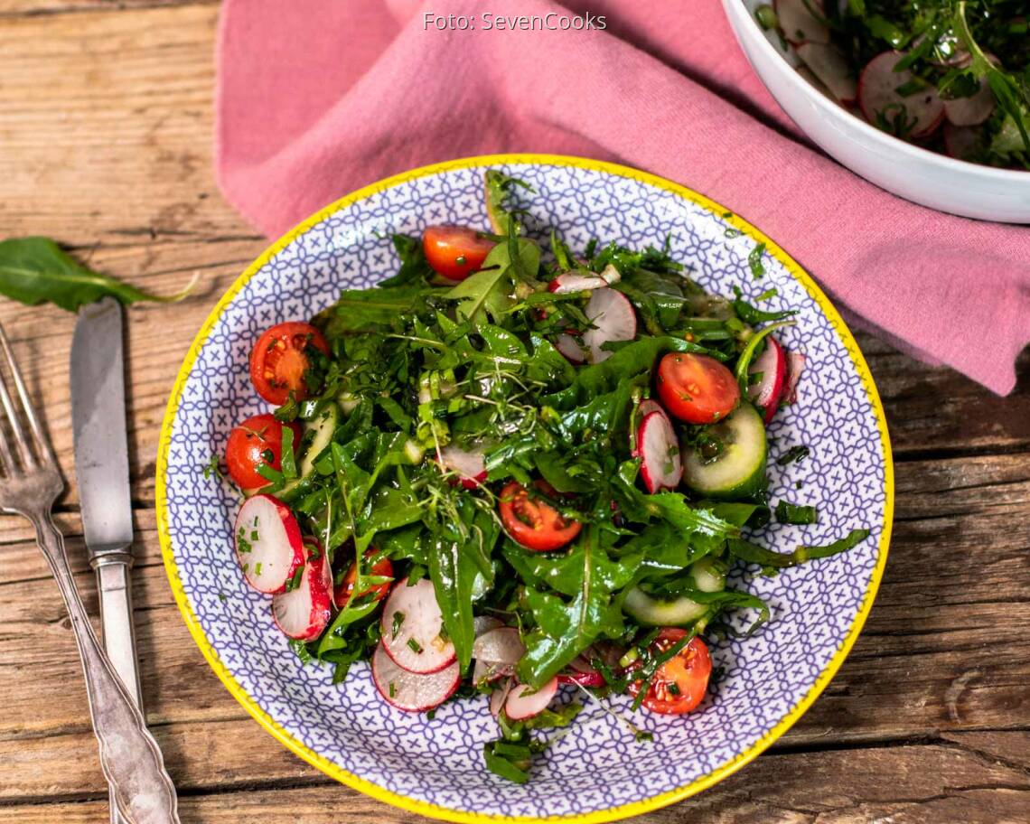 Veganes rezept: Löwenzahn Beilagensalat 2
