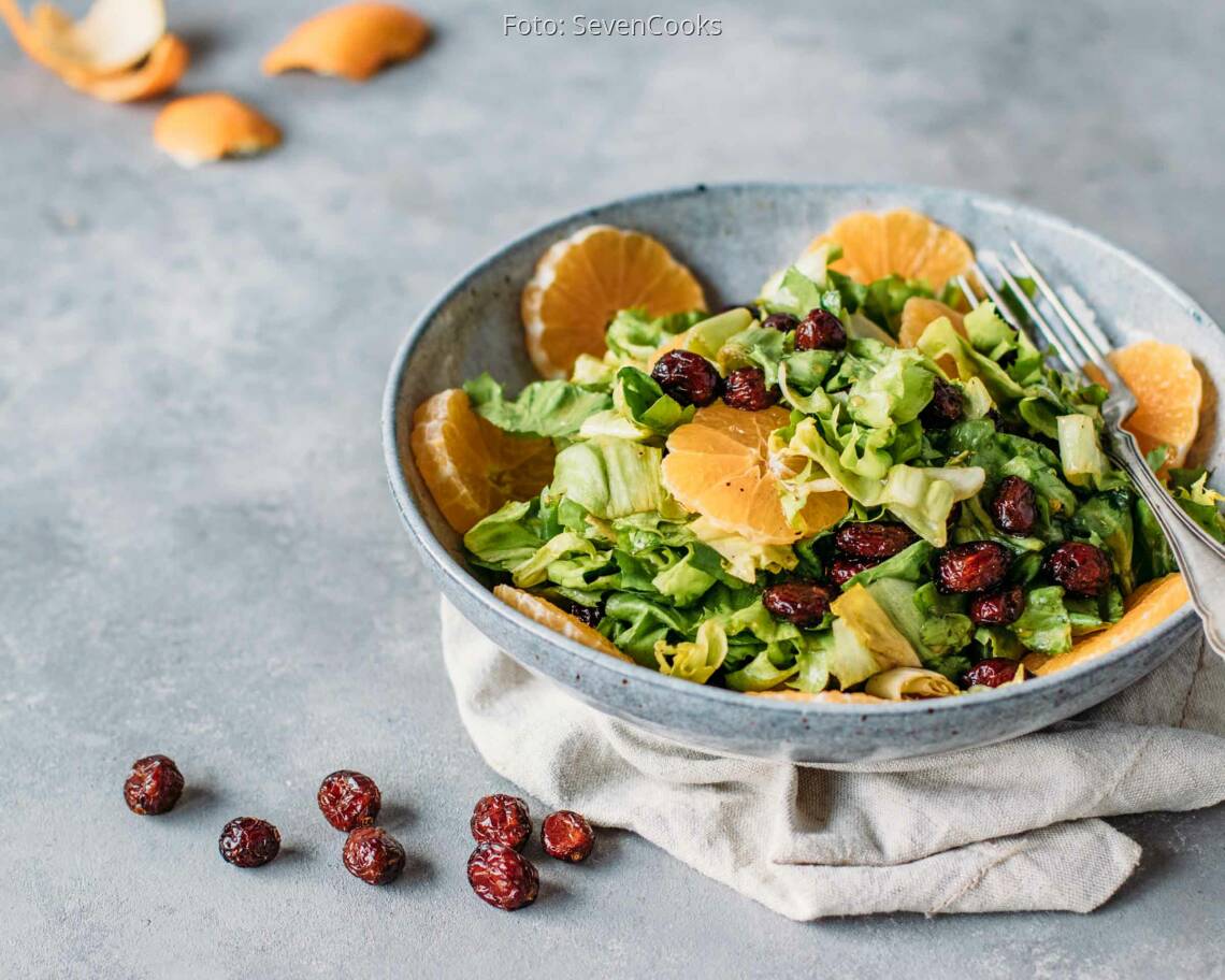 Veganes Rezept: Mandarinen-Endiviensalat mit Cranberries