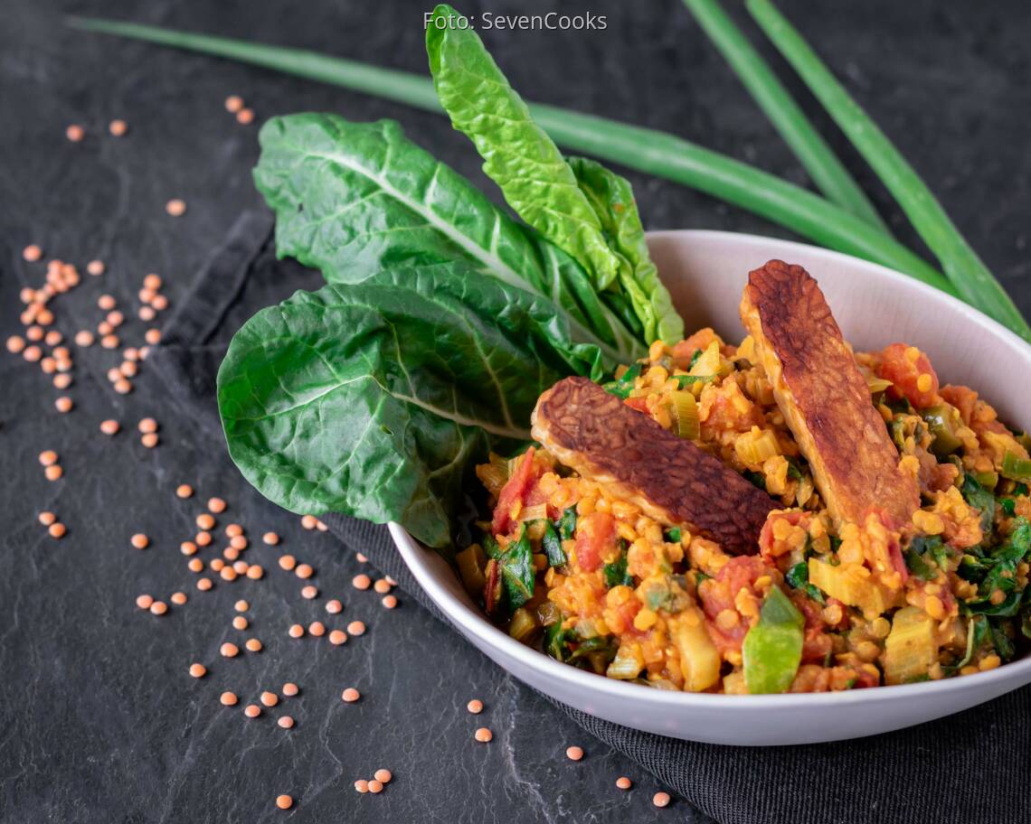 Veganes Rezept: Mangold-Linsen-Eintopf mit Tempehstreifen 2