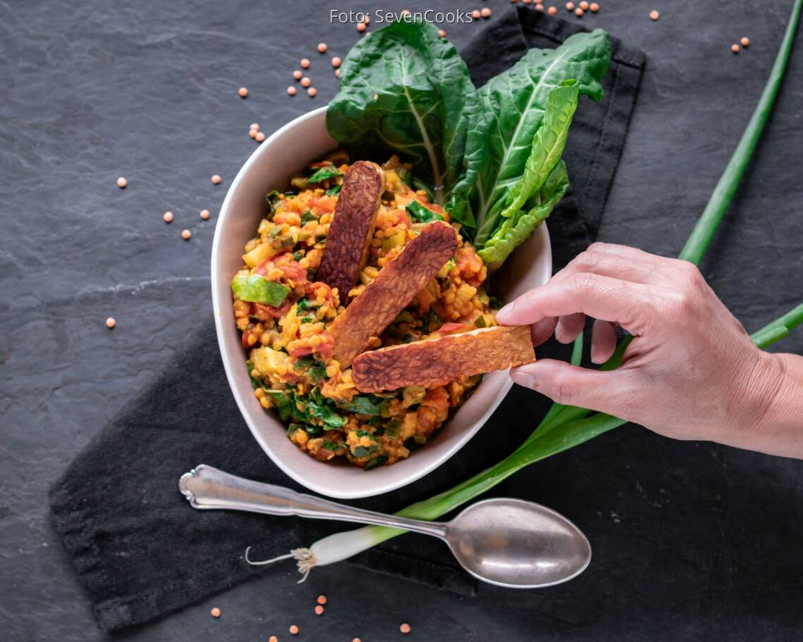 Veganes Rezept: Mangold-Linsen-Eintopf mit Tempehstreifen 3