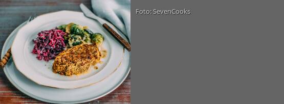 Rezeptbild für "Maronenbraten mit Blaukraut und Rosenkohlsauce"