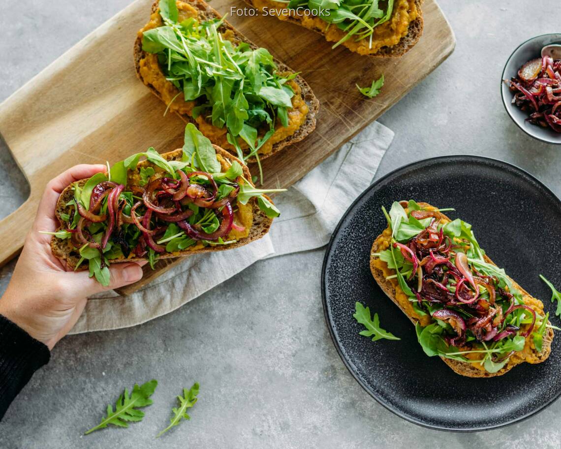 Veganes Rezept: Meal Prep: Sandwich mit Linsencreme und Balsamico-Zwiebeln 3