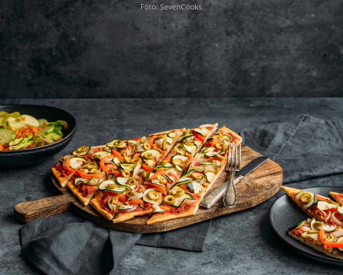 Veganes Rezept: Mediterrane Pizza ohne Kaese