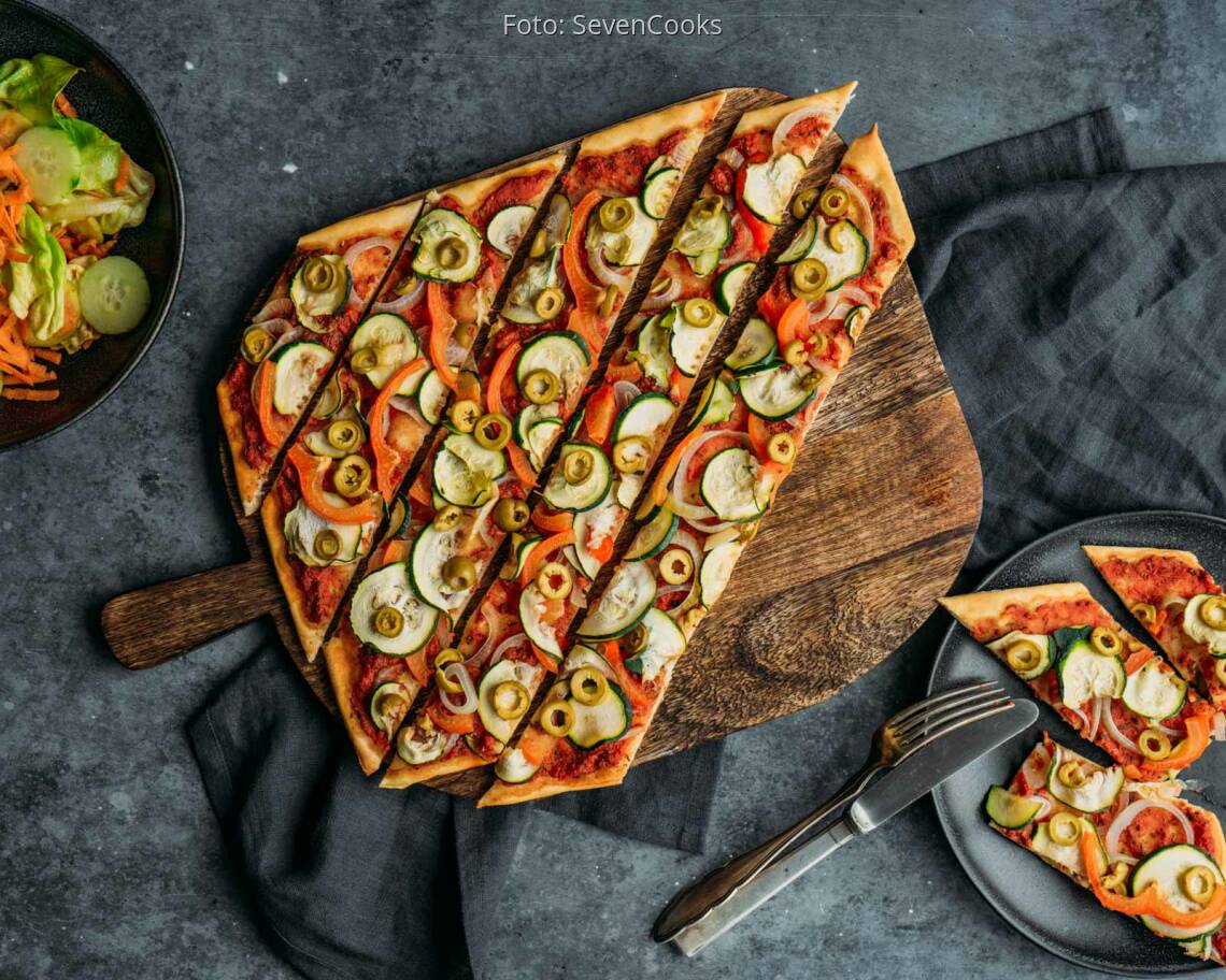 Veganes Rezept: Mediterrane Pizza ohne Kaese