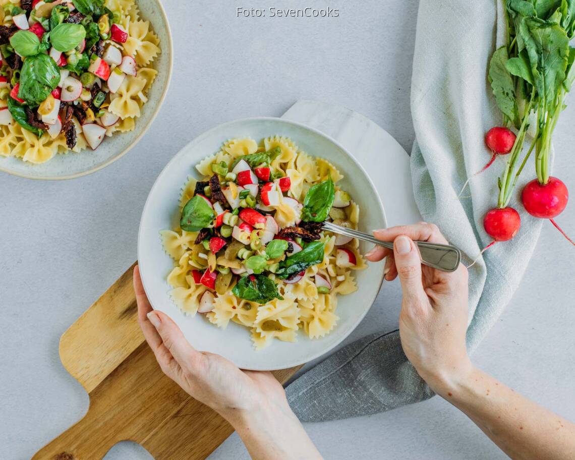 Veganes Rezept: Mediterrane Radieschen-Pasta 3