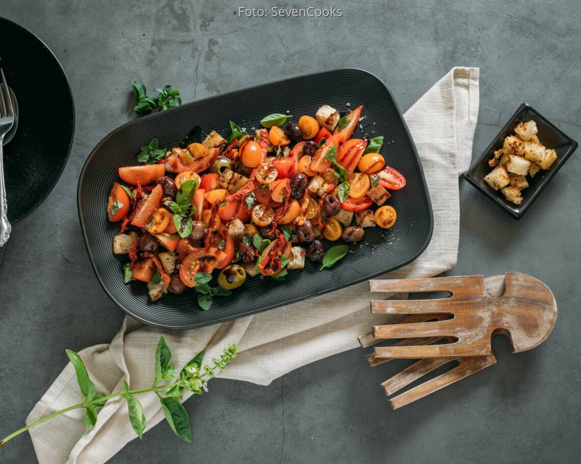 Veganes Rezept: Mediterraner Brotsalat