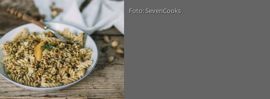 Rezeptbild für "Nudeln mit Pistazien-Haselnuss-Pesto"