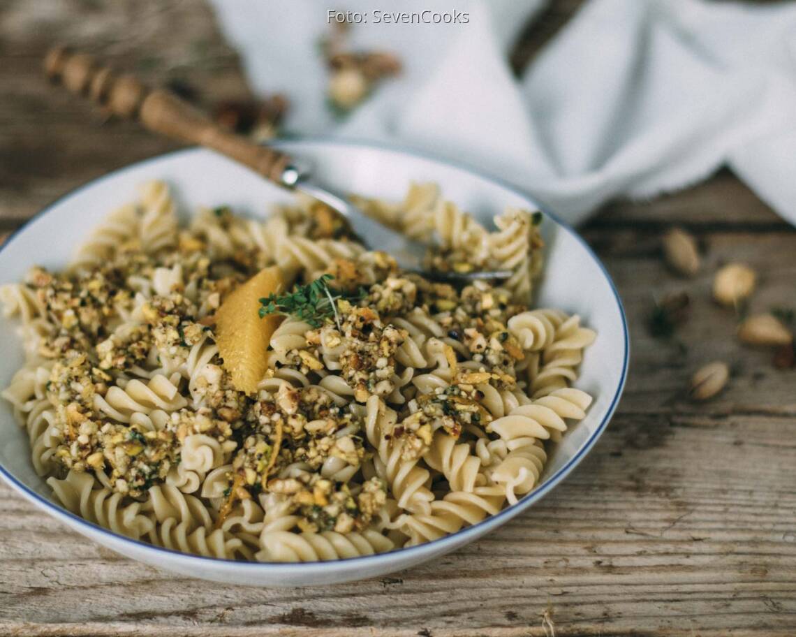 Veganes Rezept: Nudeln mit Pistazien-Haselnuss-Pesto_1