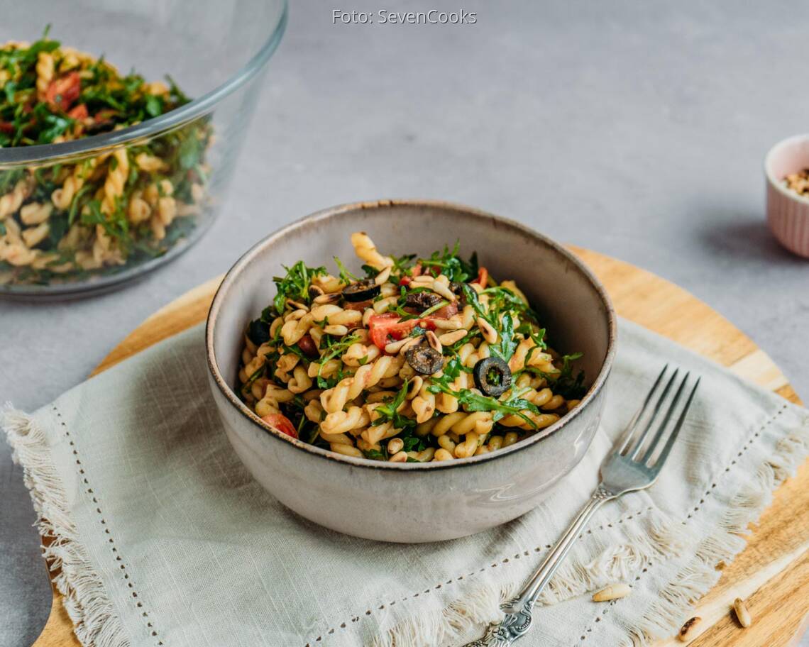 Veganes Rezept: Nudelsalat mit Pesto 3