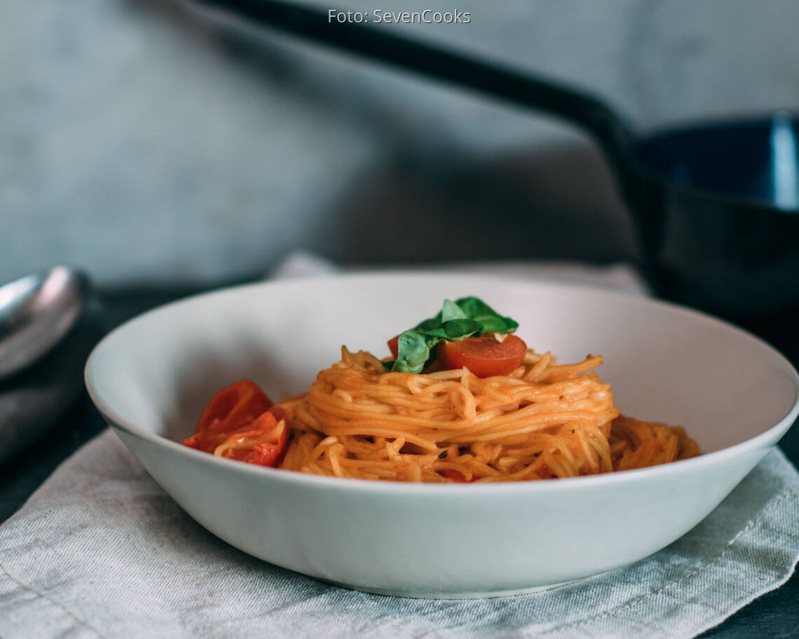 Veganes Rezept: One Pot Pasta mit Kirschtomaten und Basilikum_1