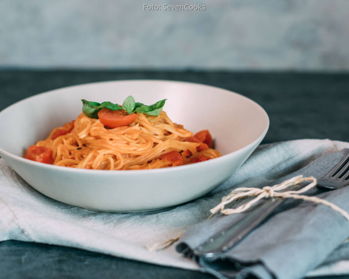 Veganes Rezept: One Pot Pasta mit Kirschtomaten und Basilikum_3