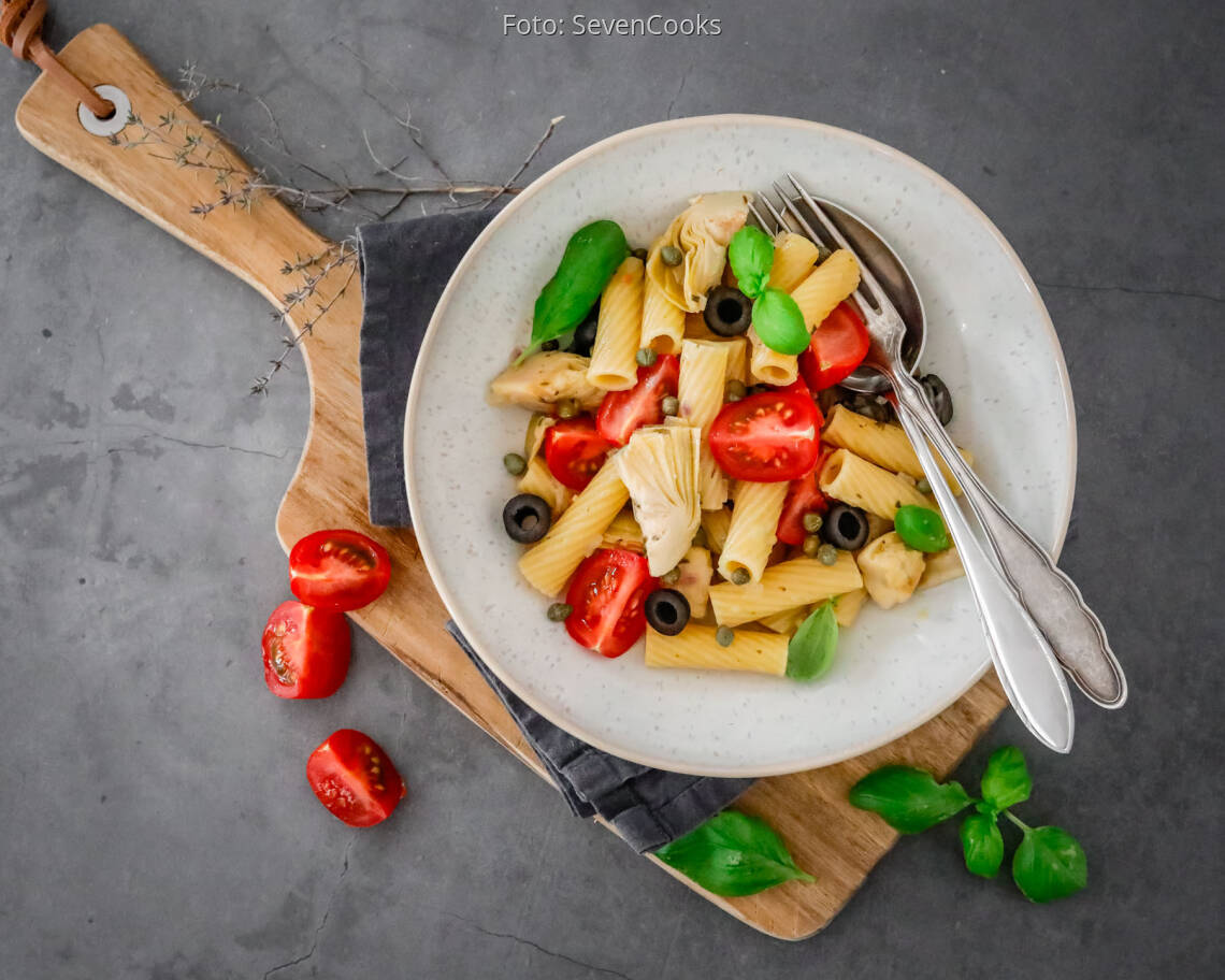 Veganes Rezept: One Pot Pasta mit Tomaten, Kapern und Artischocken 2