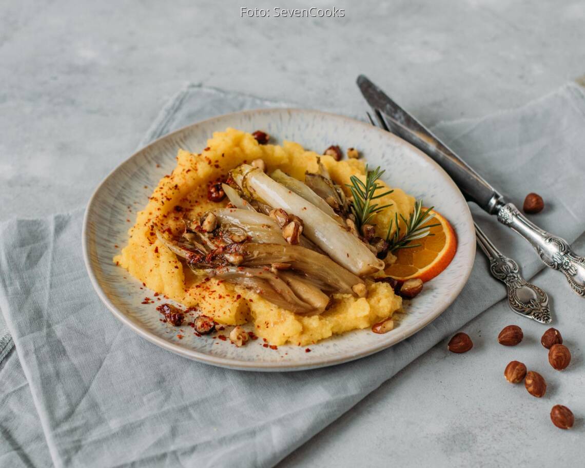 Veganes Rezept: Orangen Polenta mit Chicoree