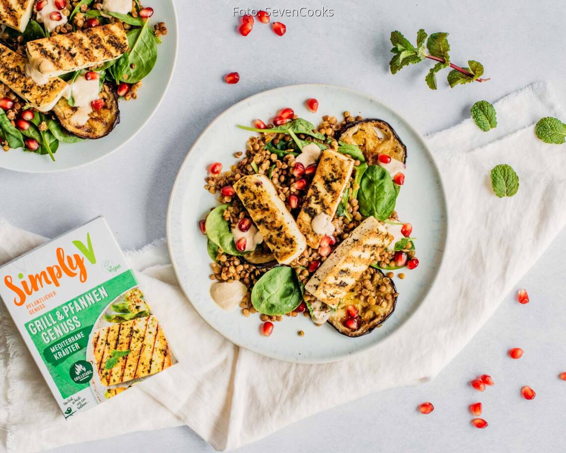 Veganes Rezept: Orientalischer Auberginen-Linsensalat mit veganem Grillkäse von Simply V 2