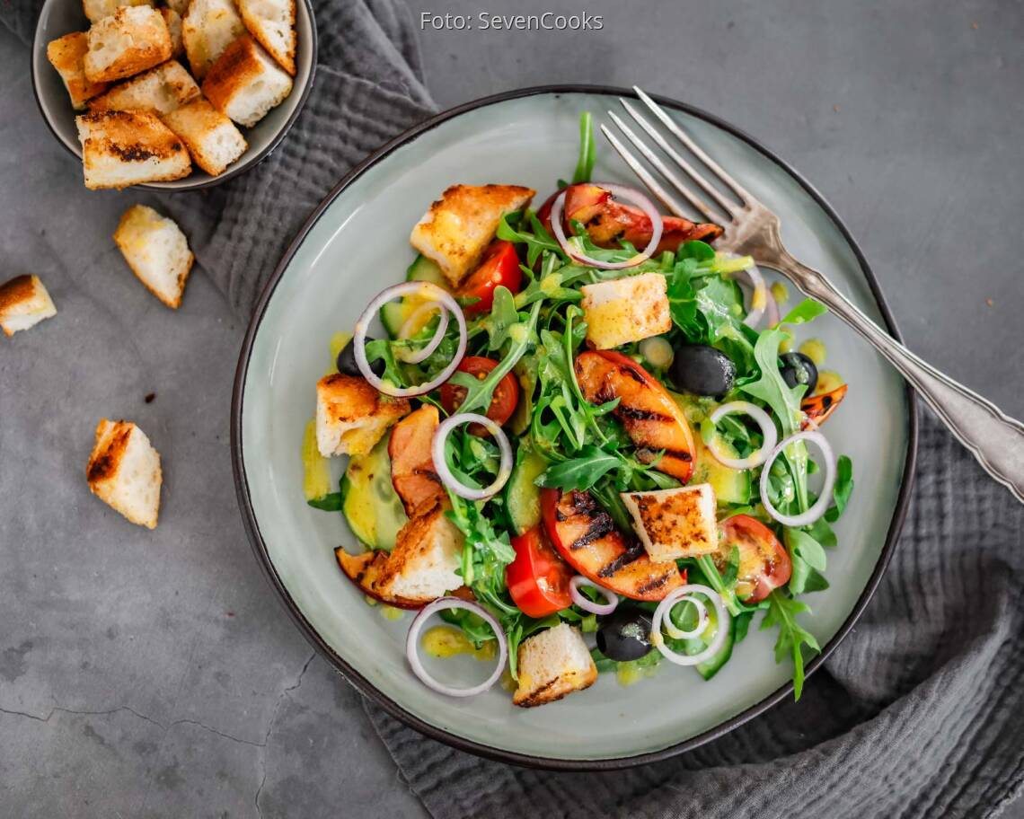 Veganes Rezept: Panzanella mit gegrillter Nektarine 2