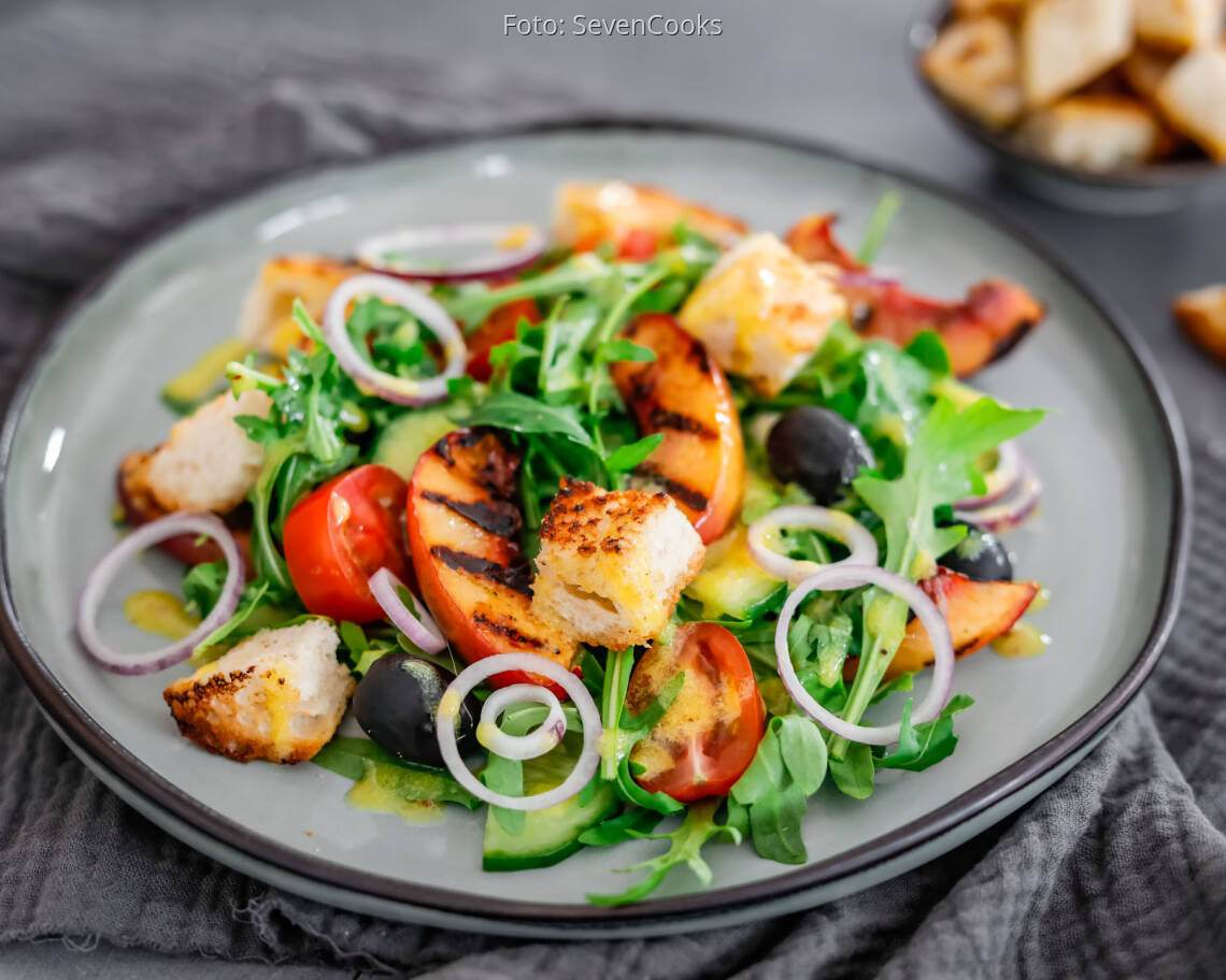 Veganes Rezept: Panzanella mit gegrillter Nektarine 3