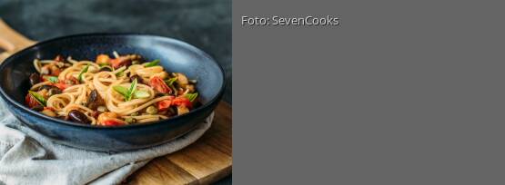 Rezeptbild für "Pasta mit Aubergine und Kirschtomaten"