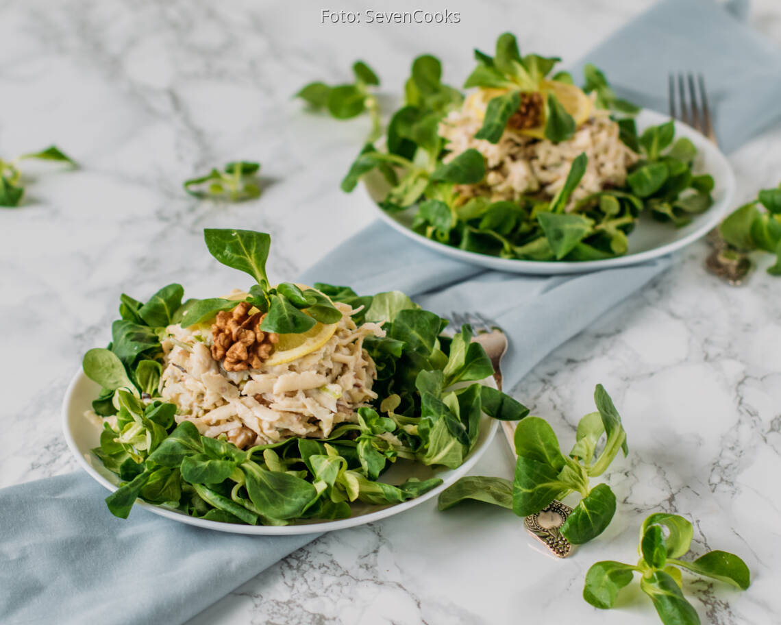 Veganes Rezept: Pastinaken-Apfel-Rohkost mit Feldsalat und Walnüssen 2