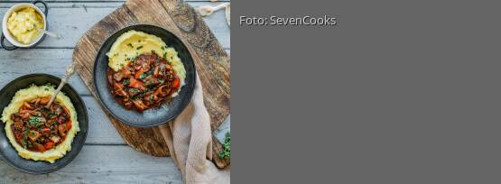 Rezeptbild für "Pilzgulasch mit Kartoffelpüree"