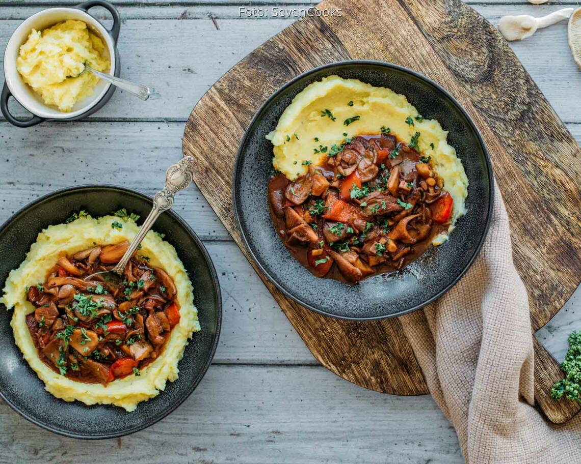 Veganes Rezept: Pilzgulasch mit Kartoffelpüree 1