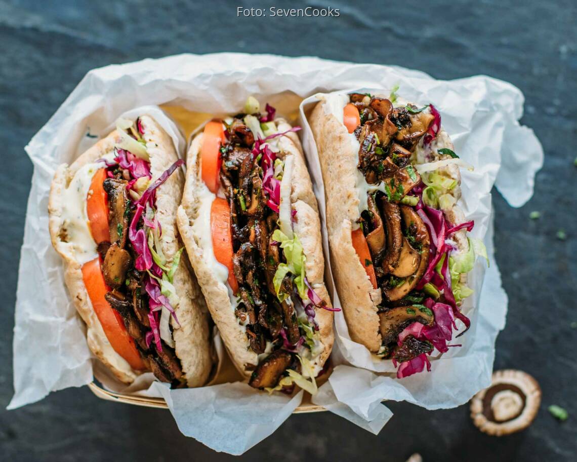 Veganes Rezept: Pilz-Gyros im Fladenbrot 3