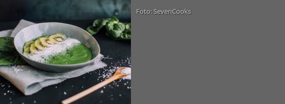 Rezeptbild für "Pistazienmilch Smoothiebowl"