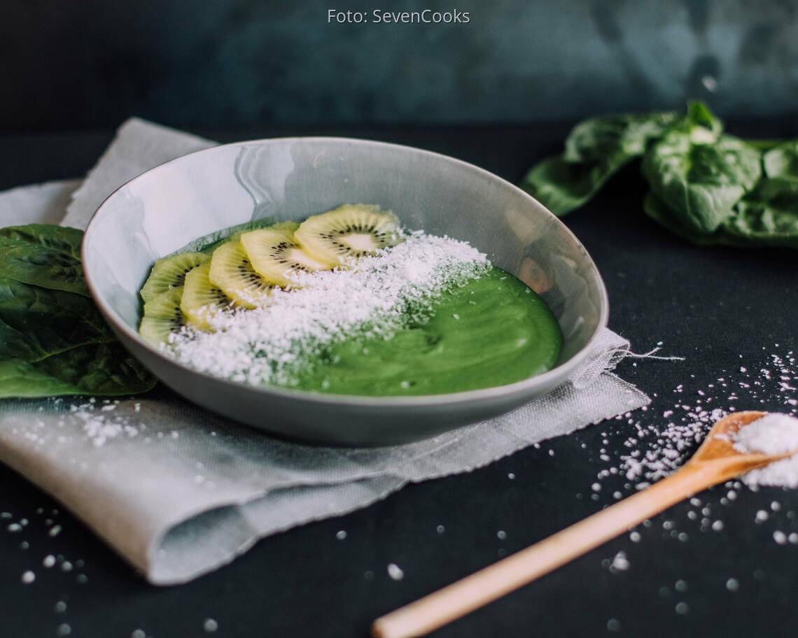 Veganes Rezept: Pistazienmilch Smoothiebowl_1